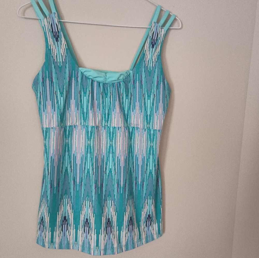 REI Blue and White Fitted Graphic Tank Top